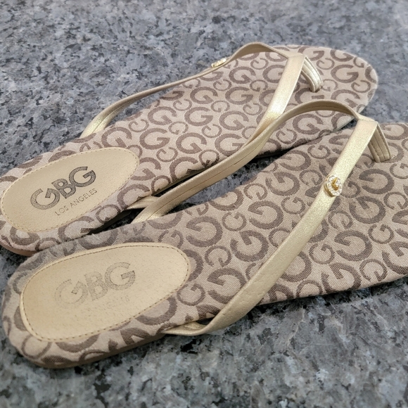 GUESS gold  flipflop - Picture 3 of 6